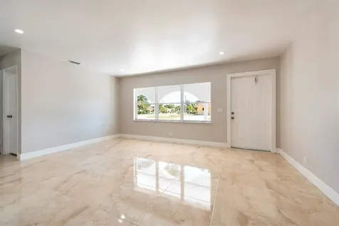 1031 SW 6th Way Deerfield Beach FL 33441
