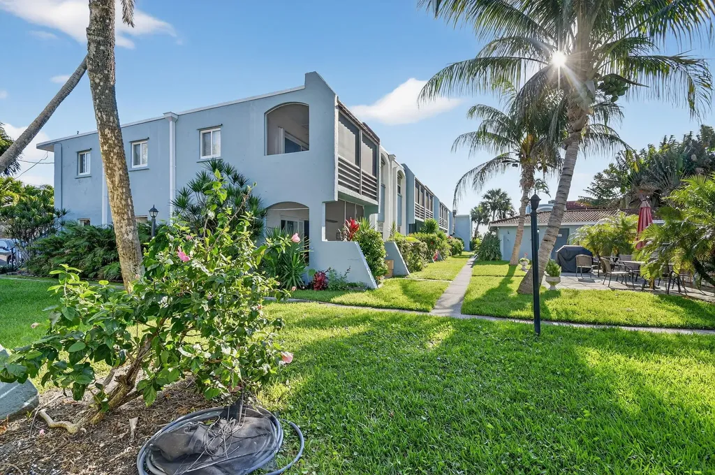 1432 S Lakeside Drive Lake Worth Beach FL 33460