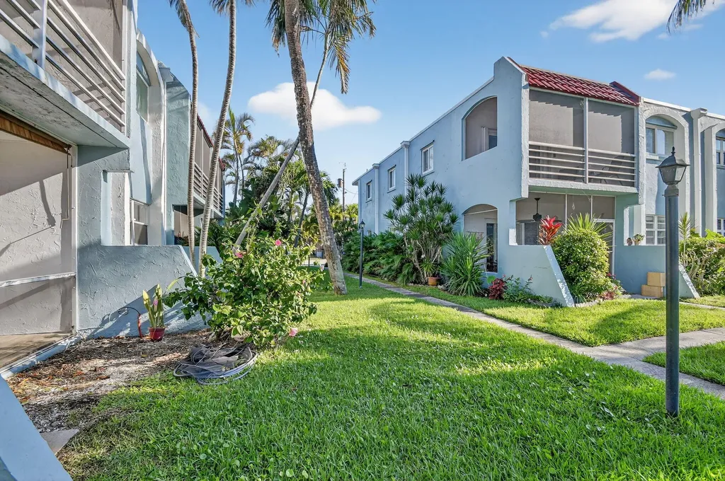 1432 S Lakeside Drive Lake Worth Beach FL 33460