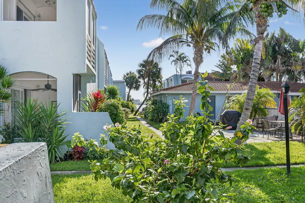 1432 S Lakeside Drive Lake Worth Beach FL 33460