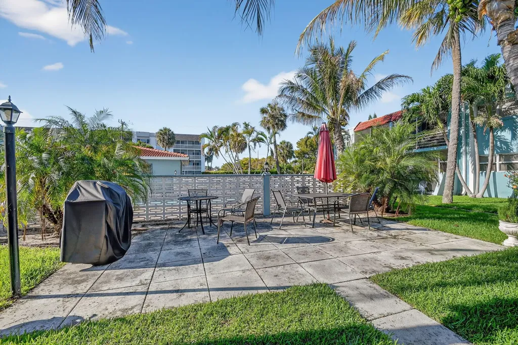 1432 S Lakeside Drive Lake Worth Beach FL 33460