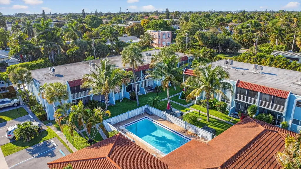 1432 S Lakeside Drive Lake Worth Beach FL 33460