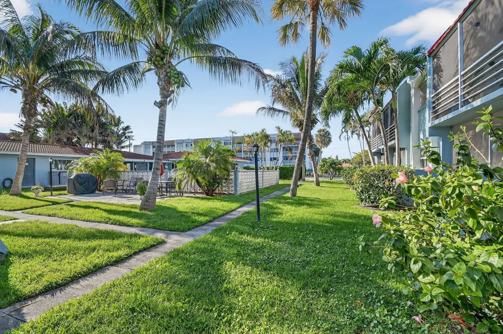 1432 S Lakeside Drive Lake Worth Beach FL 33460