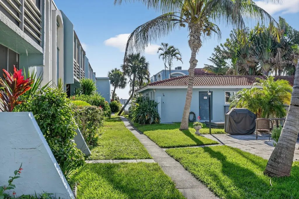 1432 S Lakeside Drive Lake Worth Beach FL 33460