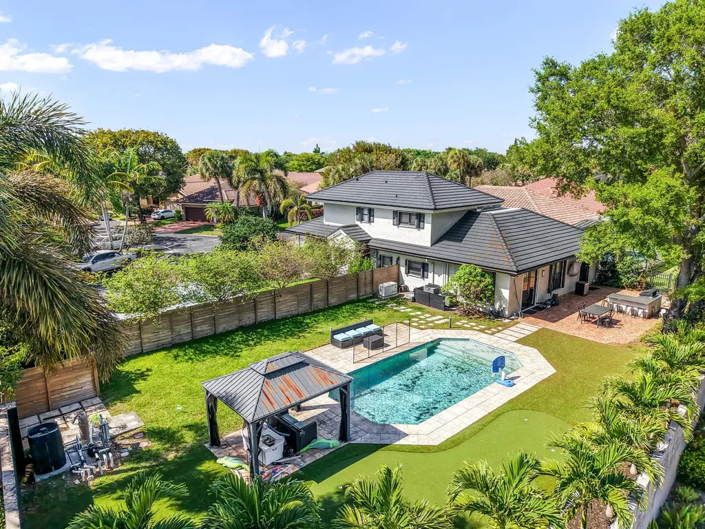 850 SW 87th Terrace Plantation FL 33324