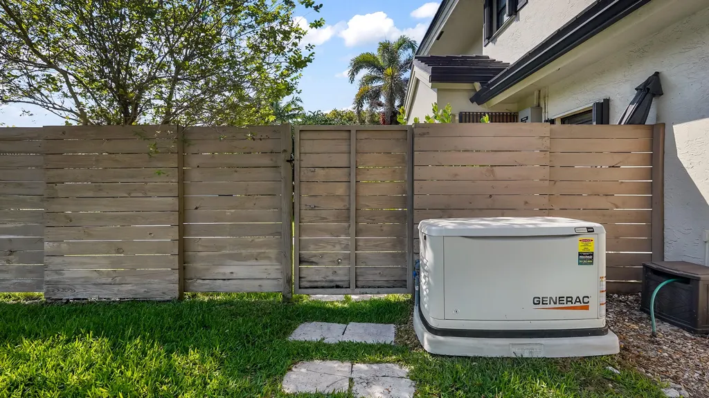 850 SW 87th Terrace Plantation FL 33324