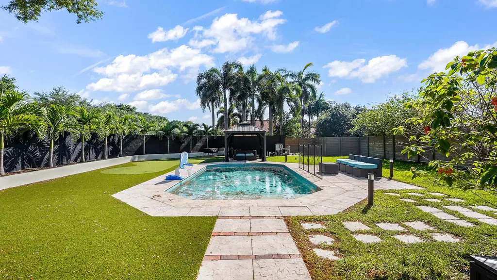 850 SW 87th Terrace Plantation FL 33324