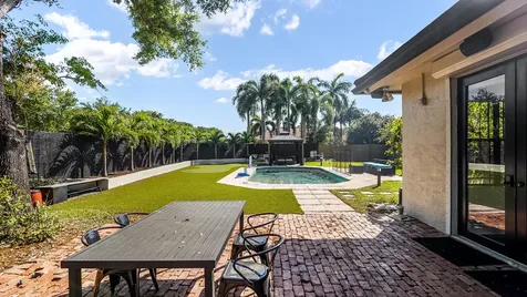 850 SW 87th Terrace Plantation FL 33324