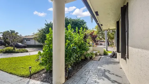 850 SW 87th Terrace Plantation FL 33324