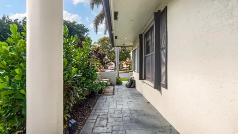 850 SW 87th Terrace Plantation FL 33324