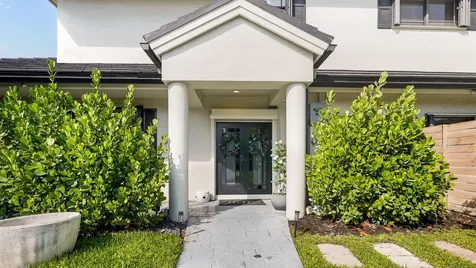 850 SW 87th Terrace Plantation FL 33324