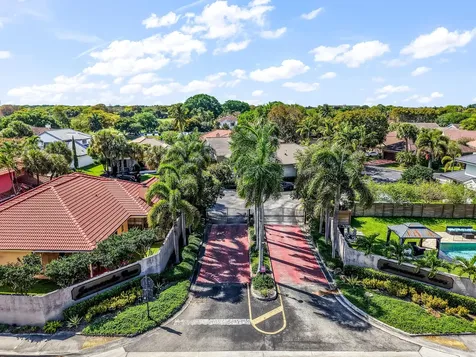 850 SW 87th Terrace Plantation FL 33324