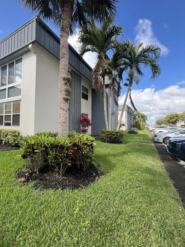 540 Piedmont L Delray Beach FL 33484