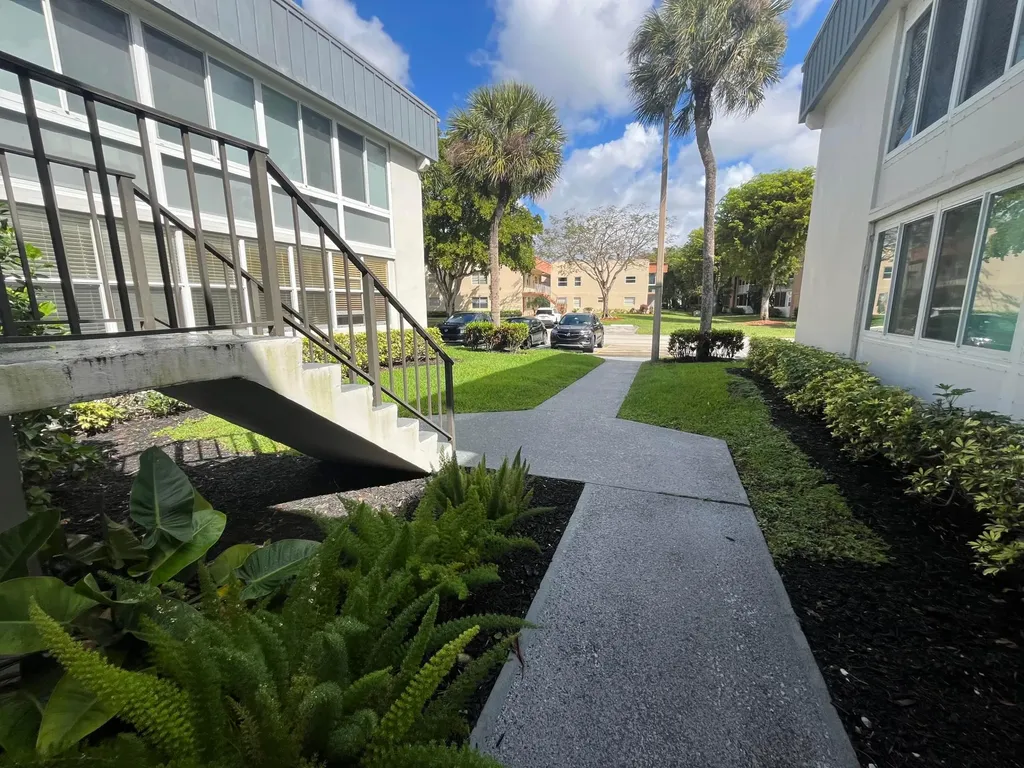 540 Piedmont L Delray Beach FL 33484