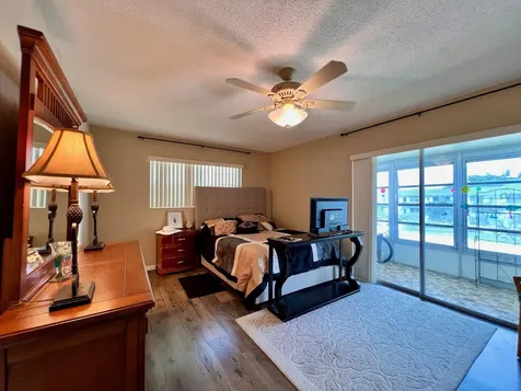 126 Andover E West Palm Beach FL 33417