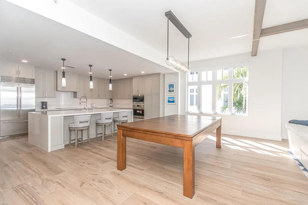 184 Lake Drive Palm Beach Shores FL 33404