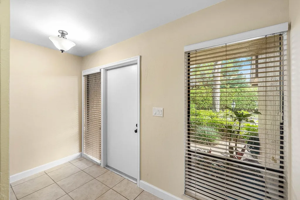 5664 Santiago Circle Boca Raton FL 33433