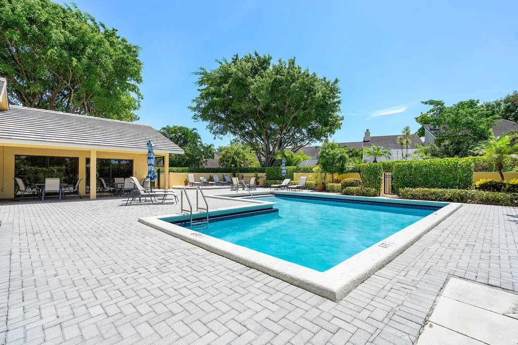 5664 Santiago Circle Boca Raton FL 33433