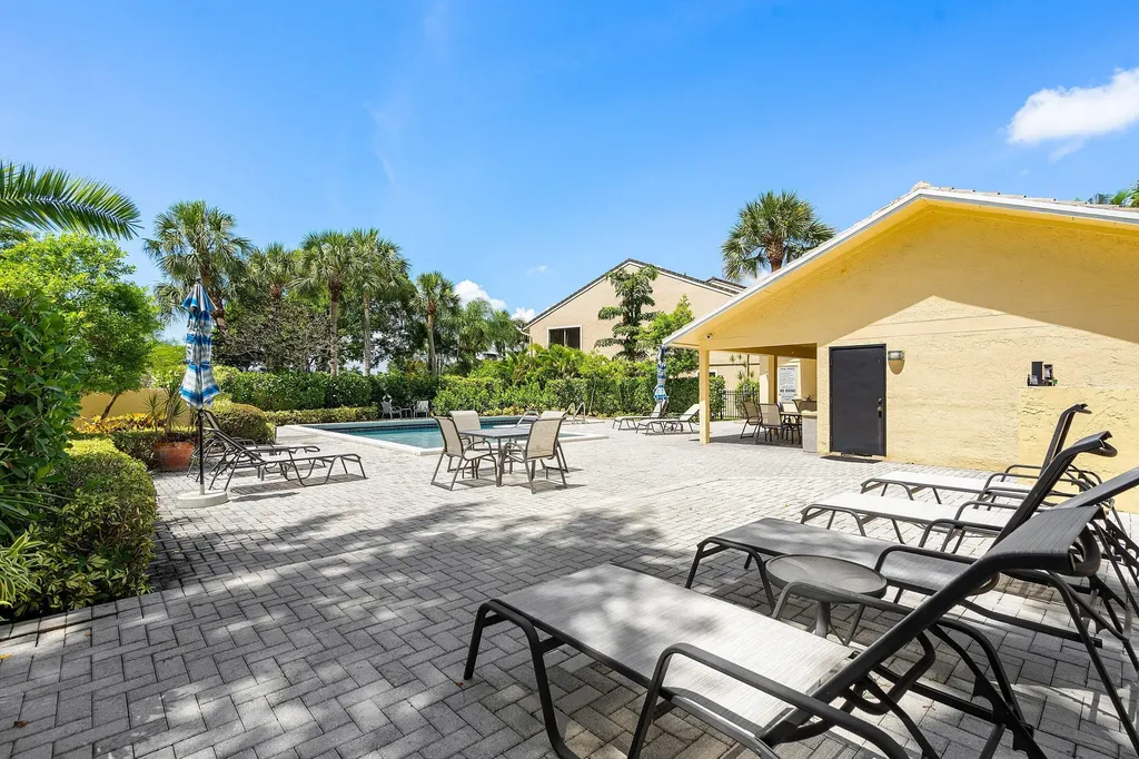 5664 Santiago Circle Boca Raton FL 33433