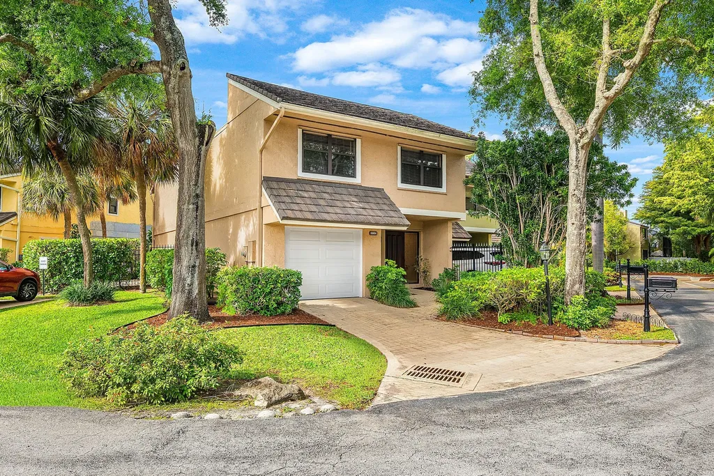 5664 Santiago Circle Boca Raton FL 33433