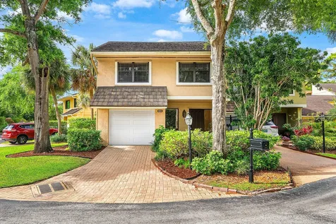5664 Santiago Circle Boca Raton FL 33433