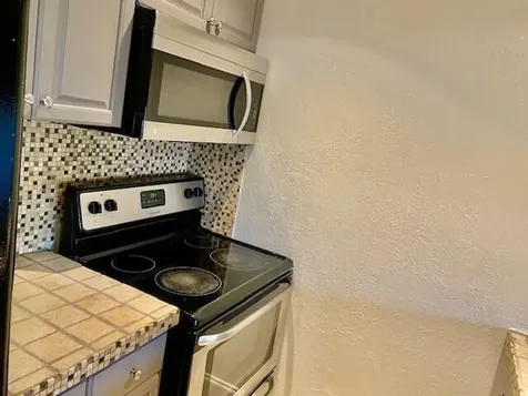 6051 10th Avenue N Greenacres FL 33463