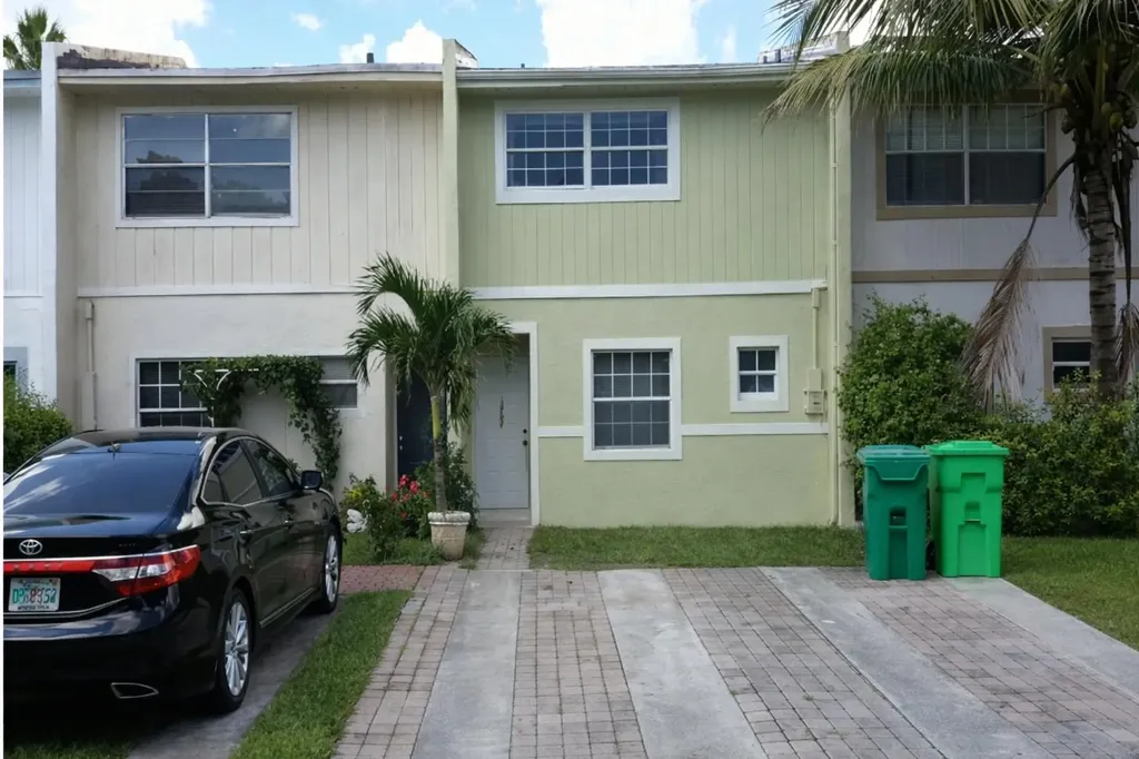 3707 NW 91st Avenue Sunrise FL 33351