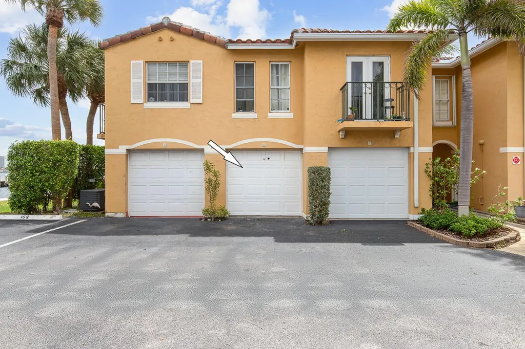 1060 Lake Shore Drive West Palm Beach FL 33403
