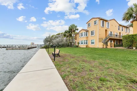 1060 Lake Shore Drive West Palm Beach FL 33403