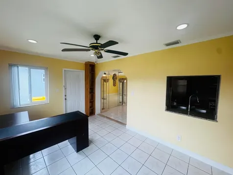 7502 NW 58th Court Tamarac FL 33321