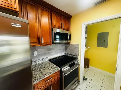 7502 NW 58th Court Tamarac FL 33321