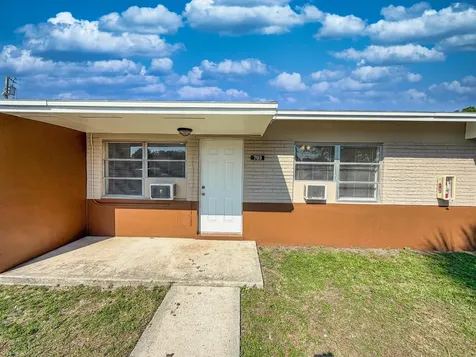 703 N 25th Street Fort Pierce FL 34947