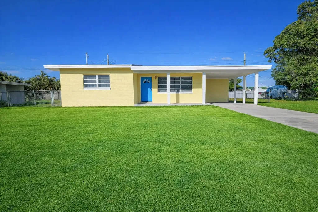 116 NE Entrada Avenue Port St Lucie FL 34952