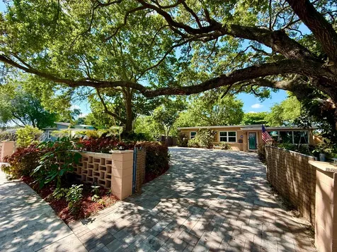 8 Edmund Road West Park FL 33023