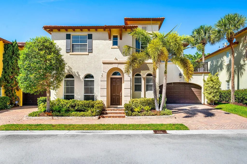 71 Via Poinciana Lane Boca Raton FL 33487