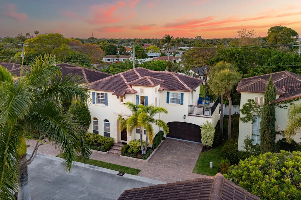 71 Via Poinciana Lane Boca Raton FL 33487