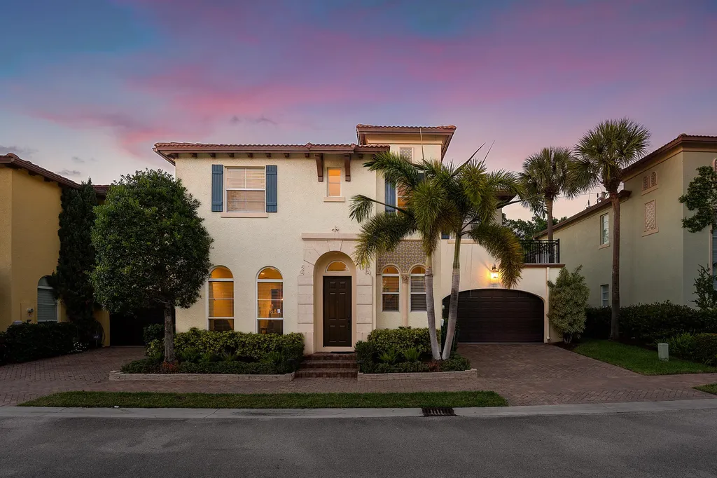 71 Via Poinciana Lane Boca Raton FL 33487