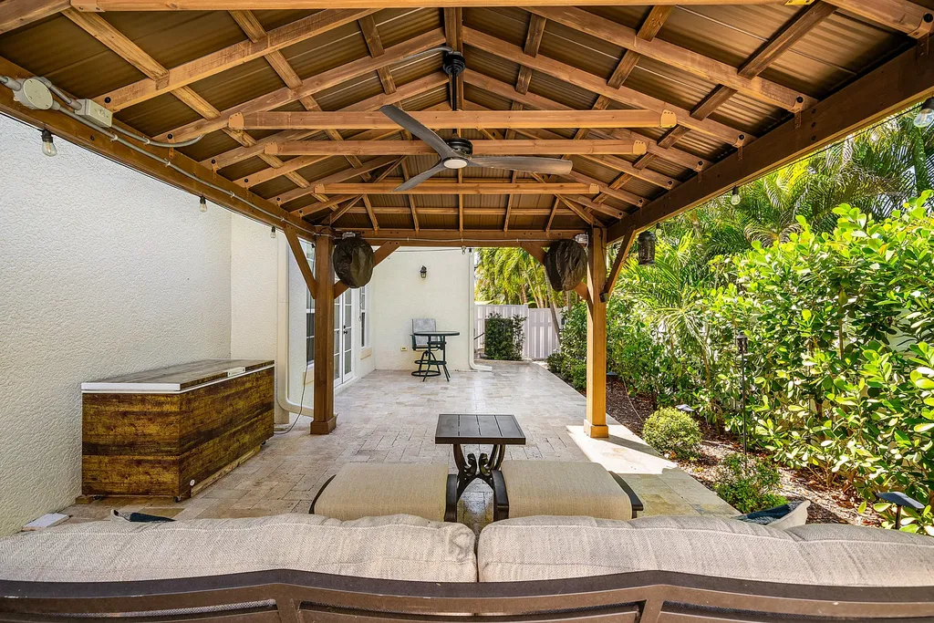 71 Via Poinciana Lane Boca Raton FL 33487