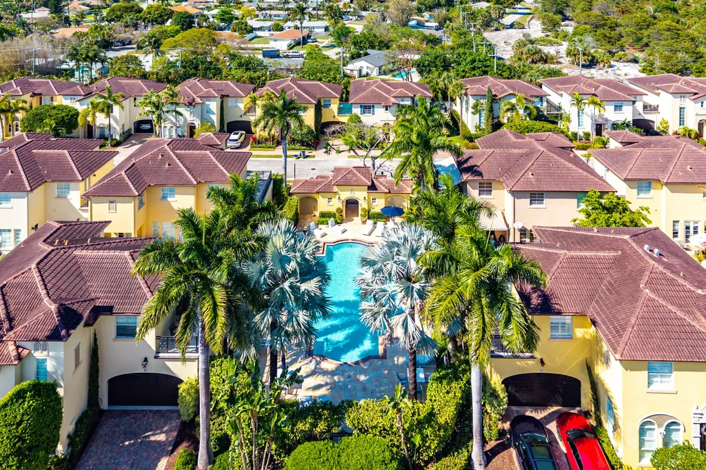 71 Via Poinciana Lane Boca Raton FL 33487