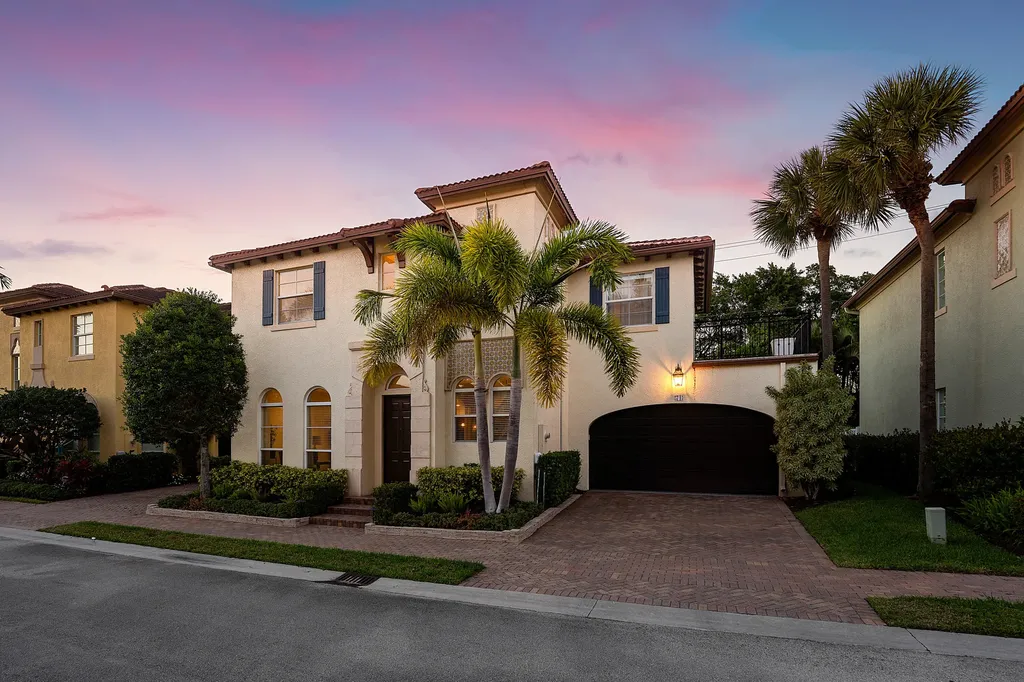 71 Via Poinciana Lane Boca Raton FL 33487