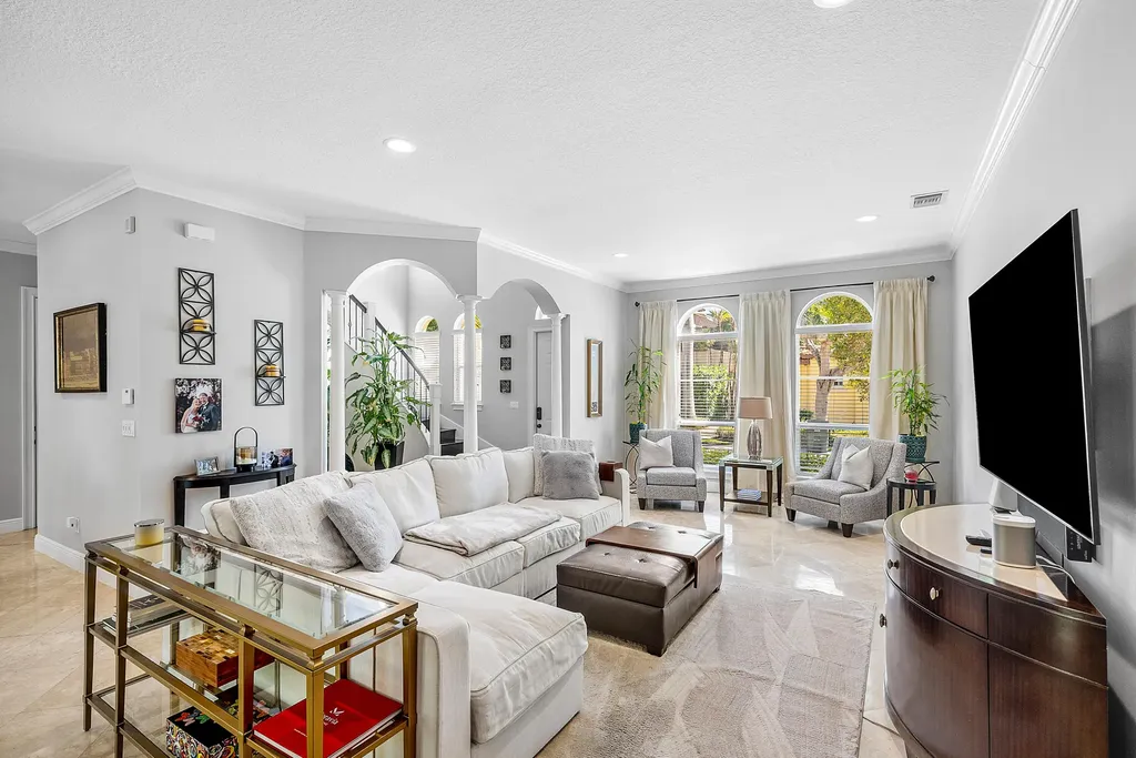 71 Via Poinciana Lane Boca Raton FL 33487
