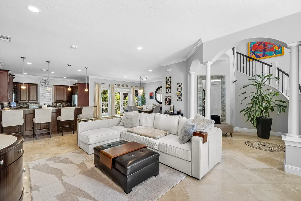 71 Via Poinciana Lane Boca Raton FL 33487