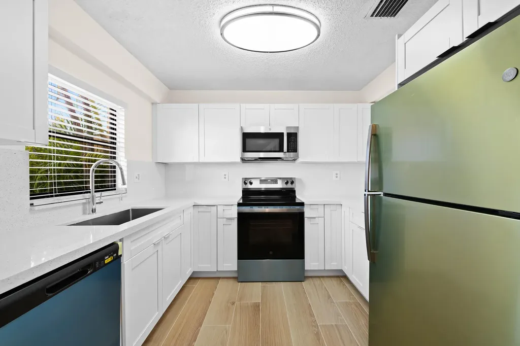 3281 E Golf Boulevard Pompano Beach FL 33064
