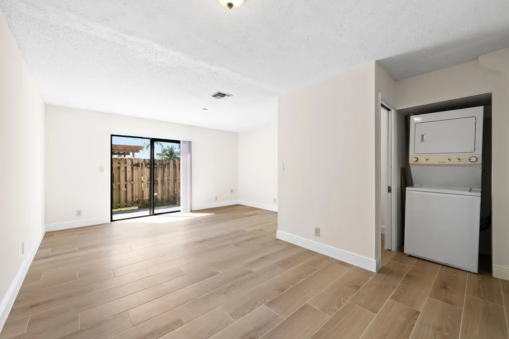3281 E Golf Boulevard Pompano Beach FL 33064