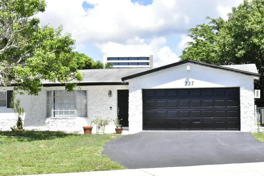 237 Porter Place West Palm Beach FL 33409