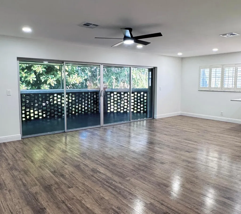 419 Pine Tree Court Atlantis FL 33462