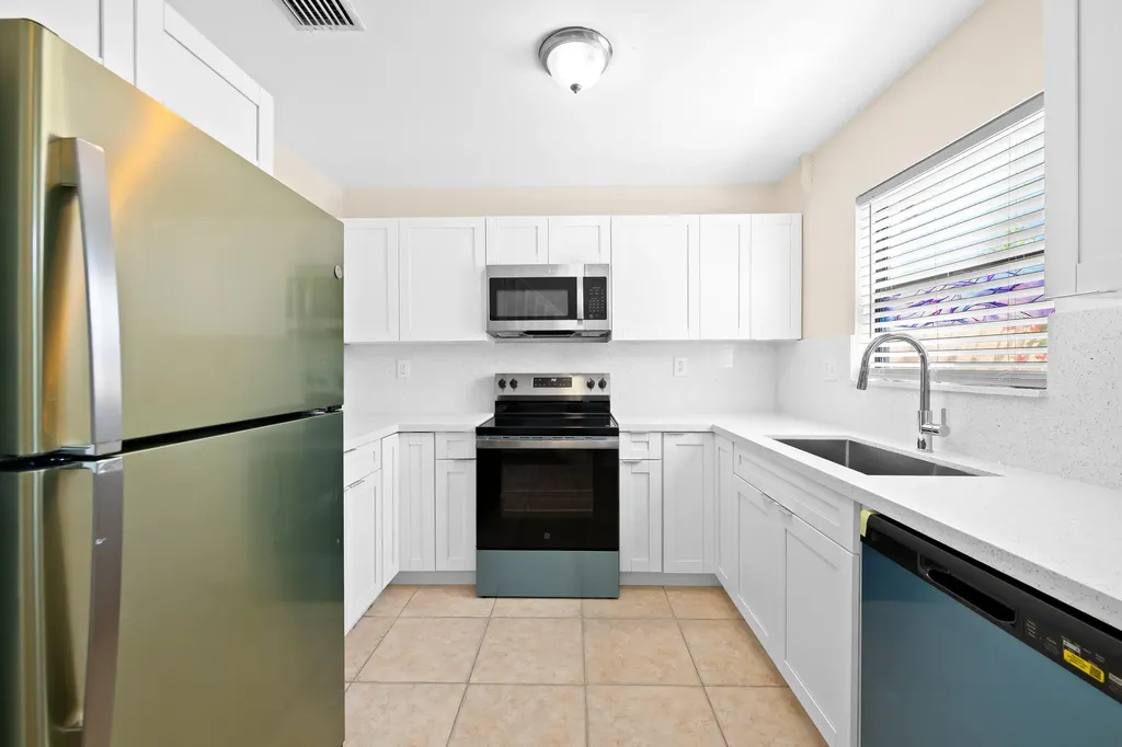 3281 E Golf Boulevard Pompano Beach FL 33064