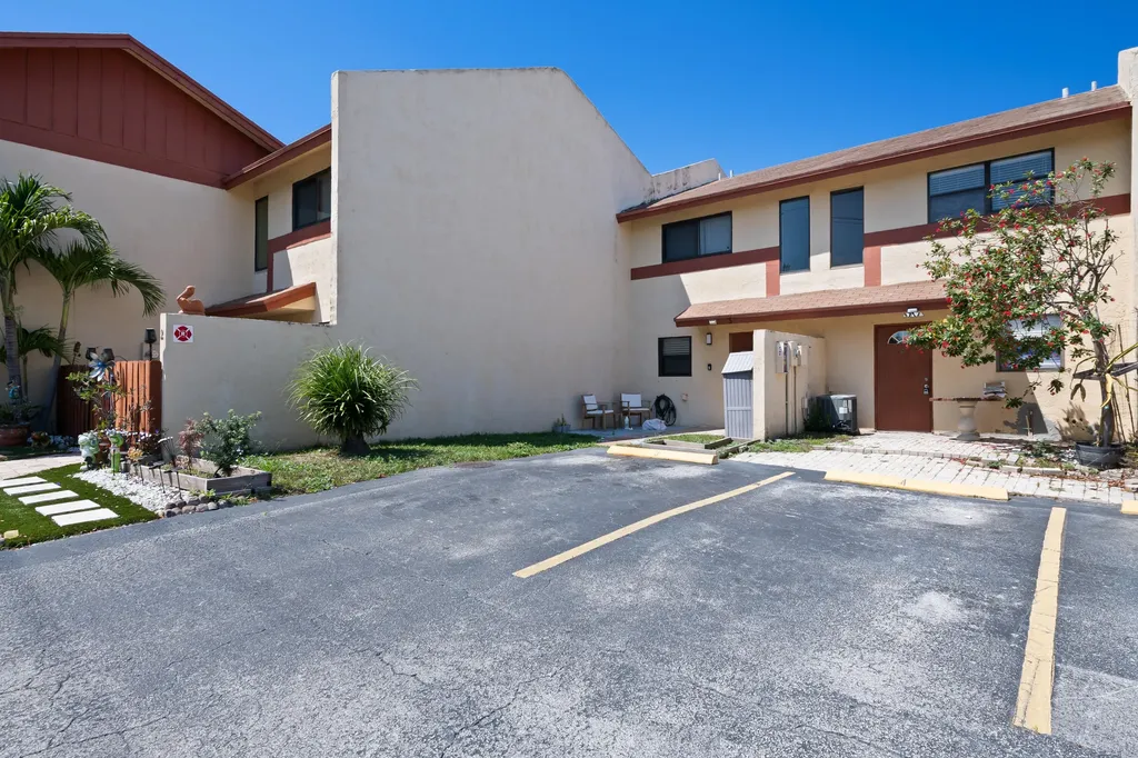 3281 E Golf Boulevard Pompano Beach FL 33064