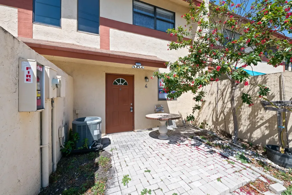 3281 E Golf Boulevard Pompano Beach FL 33064