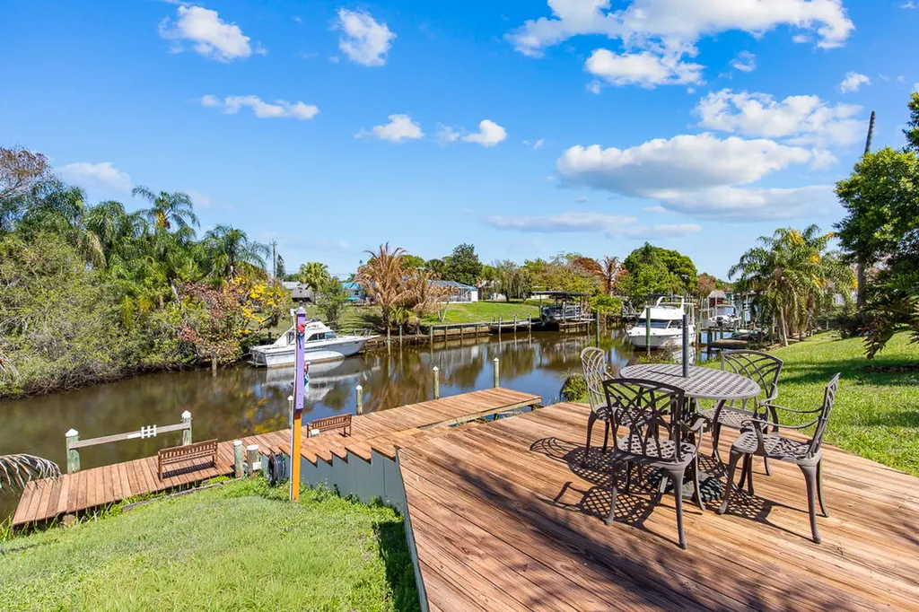 343 SE Verada Avenue Port St Lucie FL 34983